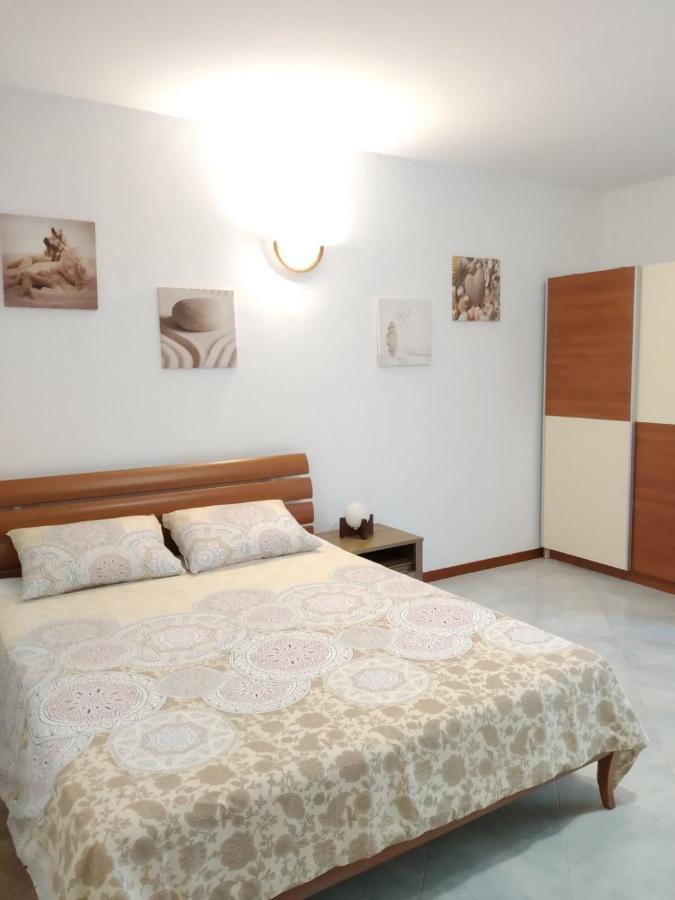 Studio Apartman Erika Ližnjan Exterior foto